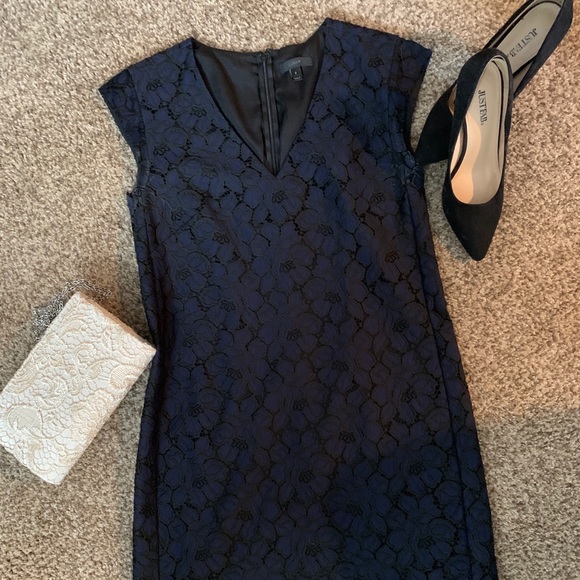 V-Neck Cap Sleeve Navy Dress 👗 - Picture 2 of 3
